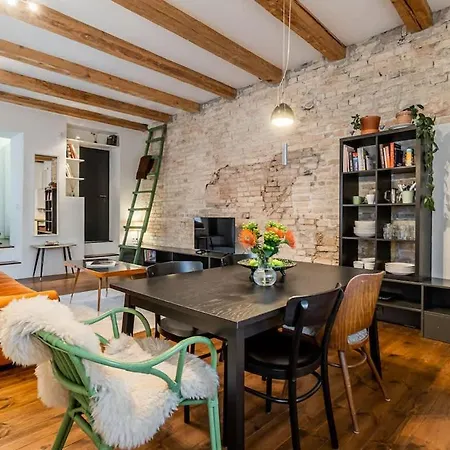 Domillion 1bdr Unique And Warm Old Town Tr41 * Вильнюс