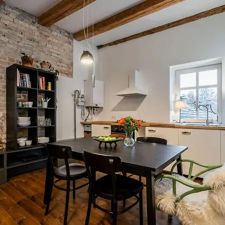 Domillion 1bdr Unique And Warm Old Town Tr41