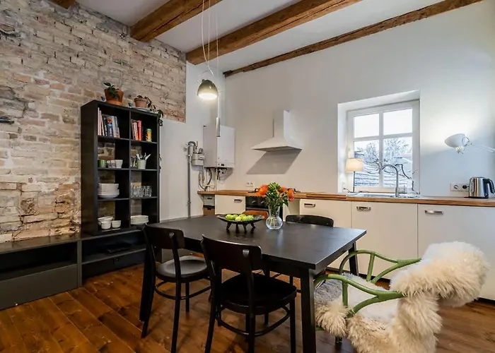 Domillion 1bdr Unique And Warm Old Town Tr41