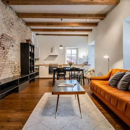 Domillion 1bdr Unique And Warm Old Town Tr41